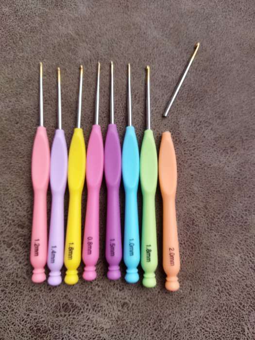 Фотография покупателя товара Набор крючков для вязания, с пластиковой ручкой, d = 0,8-2 мм, 8 шт, цвет разноцветный - Фото 7