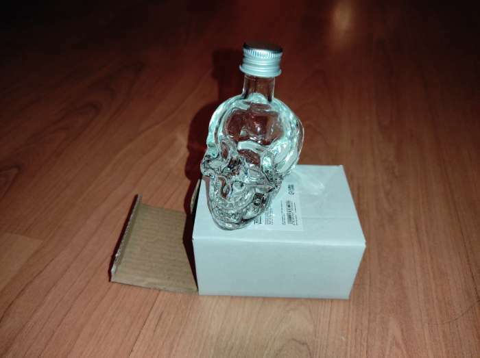 Фотография покупателя товара Баночка стеклянная для специй с металлической крышкой «Череп. Хэллоуин», 50 мл, 6,5×4×9 см