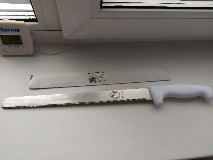 Фотография покупателя товара Нож для бисквита, мелкие зубчики, ручка пластик, рабочая поверхность 29,5 см, толщина лезвия 1,9 мм - Фото 6