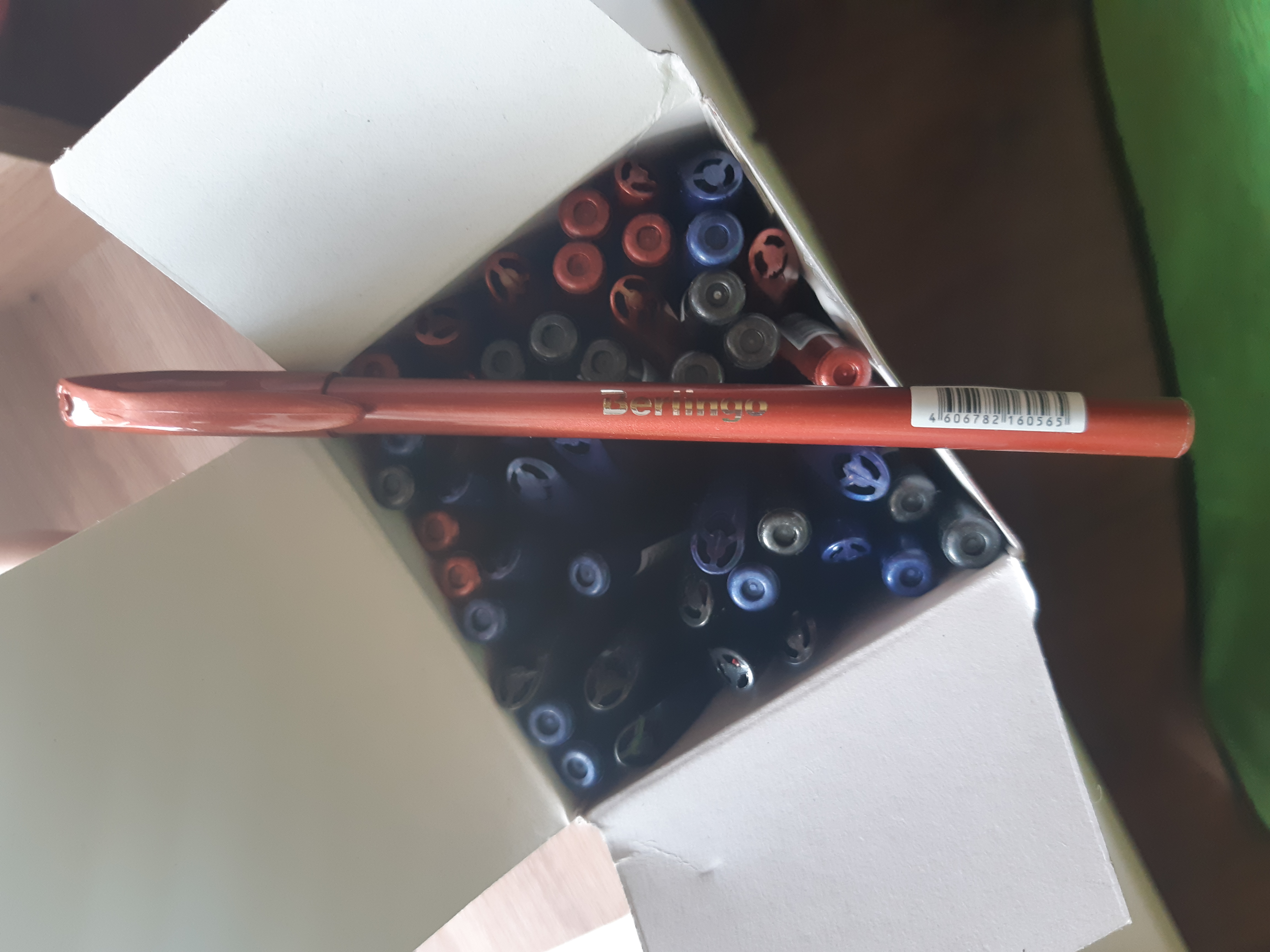 Фотография покупателя товара Ручка шариковая 0.7 мм, Metallic, чернила синие