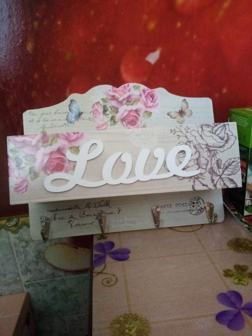 Фотография покупателя товара Крючки декоративные дерево с кармашком "Розовые розы с бабочками" 22,5х30х10,5 см - Фото 1