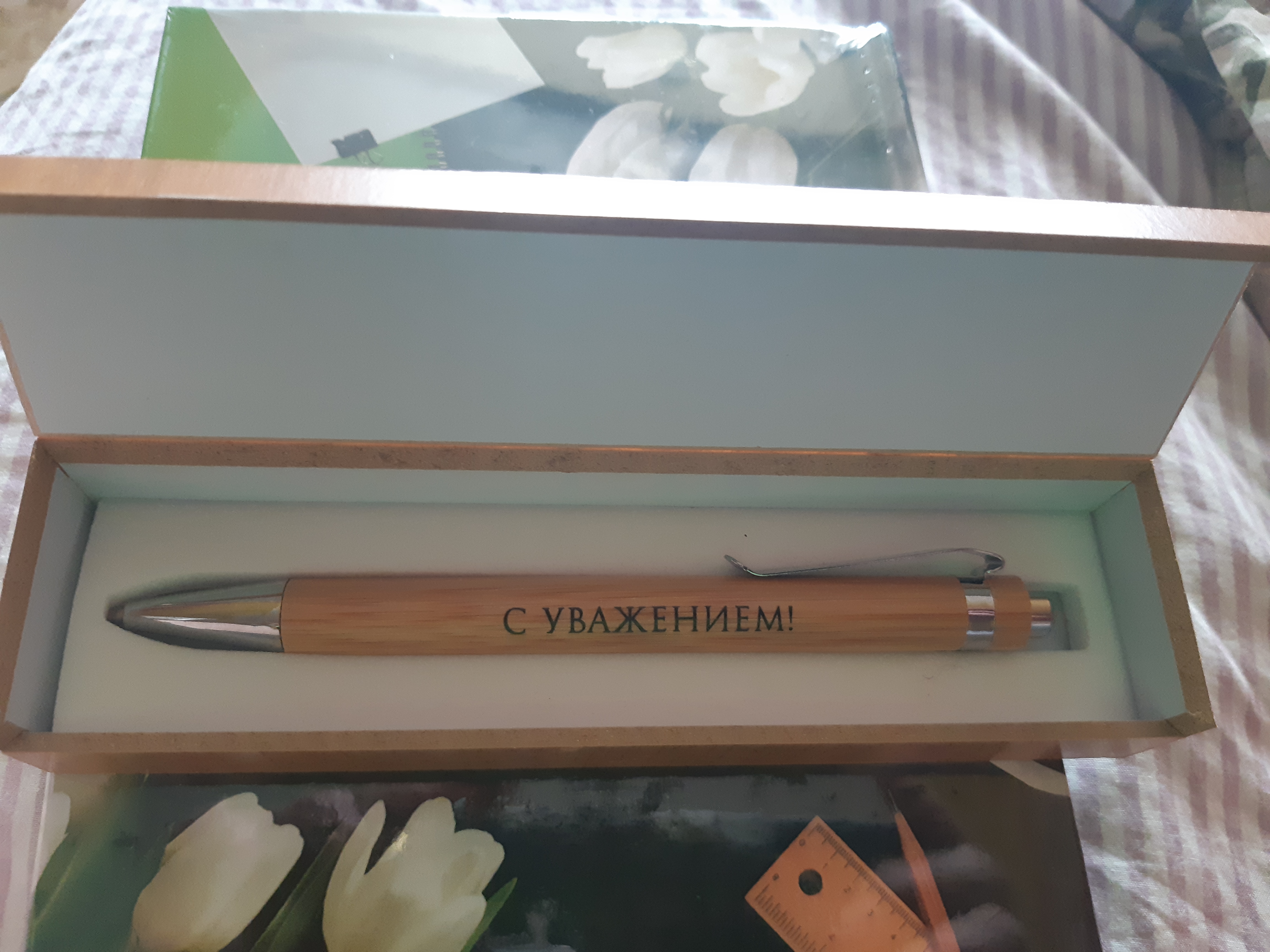 Фотография покупателя товара Бамбуковая ручка в деревянном футляре «Любимому учителю», синяя паста, 1.0 мм - Фото 1