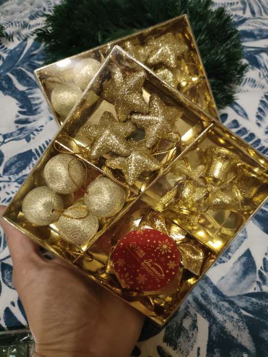 Фотография покупателя товара Набор украшений пластик 16 шт "Сюрприз" (4 колокол, 4 шара, 4 звезды, 4 банта) золото