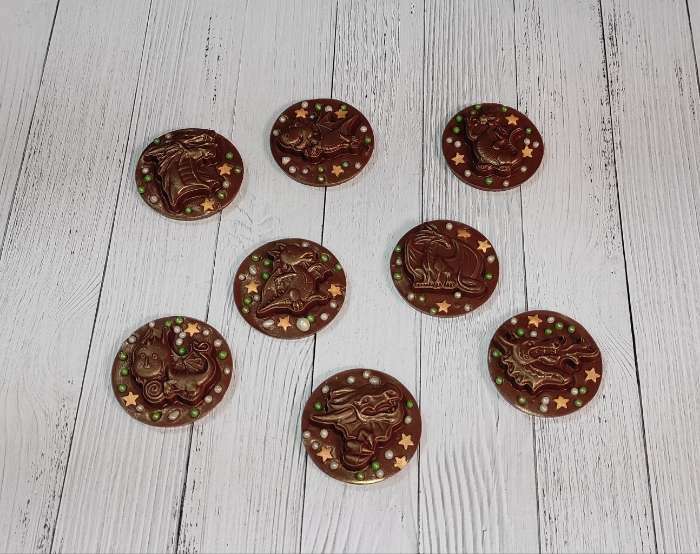 Фотография покупателя товара Форма для шоколада и конфет «Драконы», 8 ячеек 5×4 см, пластик, прозрачная - Фото 1