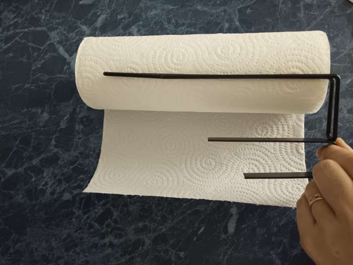 Фотография покупателя товара Держатель для бумажных полотенец подвесной Доляна «Лофт», 20,6×3×10,1 см, цвет чёрный - Фото 19