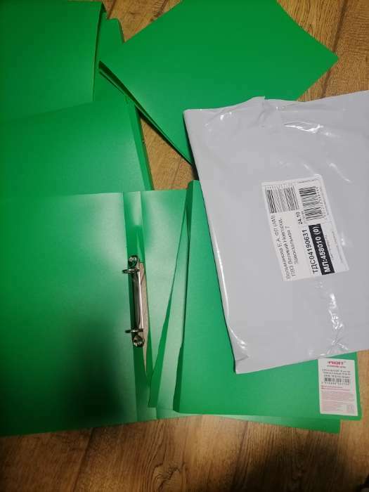 Фотография покупателя товара Папка на 2 кольцах A4, Standard 16 мм, 450 мкм, зелёная, МИКС - Фото 5