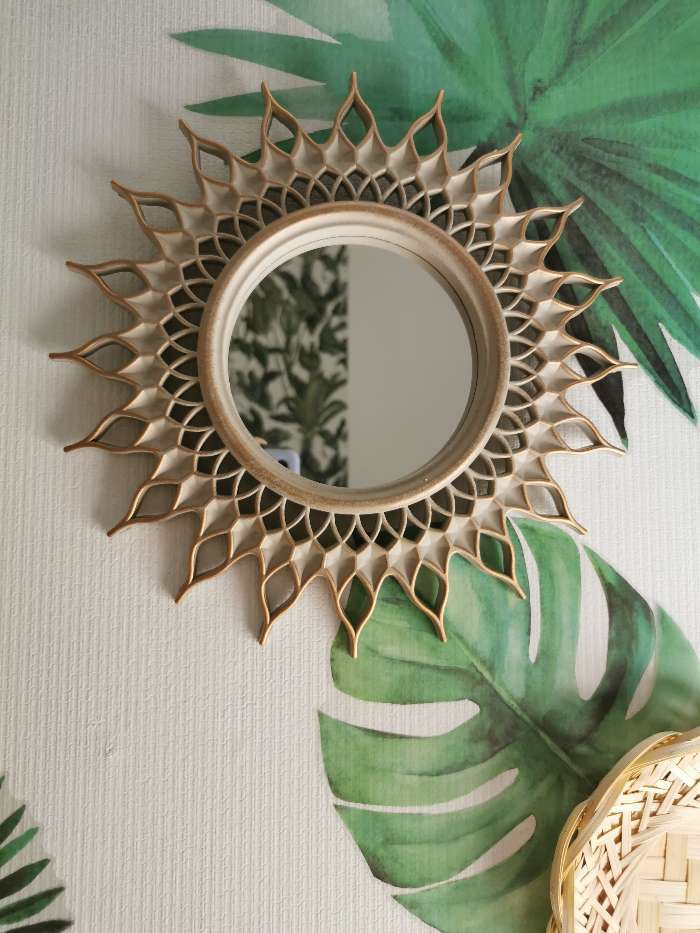Фотография покупателя товара Зеркало настенное «Солнце», d зеркальной поверхности 10,5 см, цвет «беленое золото»