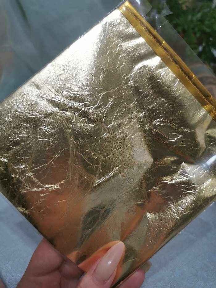 Фотография покупателя товара Поталь в книжке для золочения имитация золота №2.5, 14 х 14 см, 25 листов, (плотность 0,03 мкн), ЗХК "Decola", 2061291388 - Фото 2