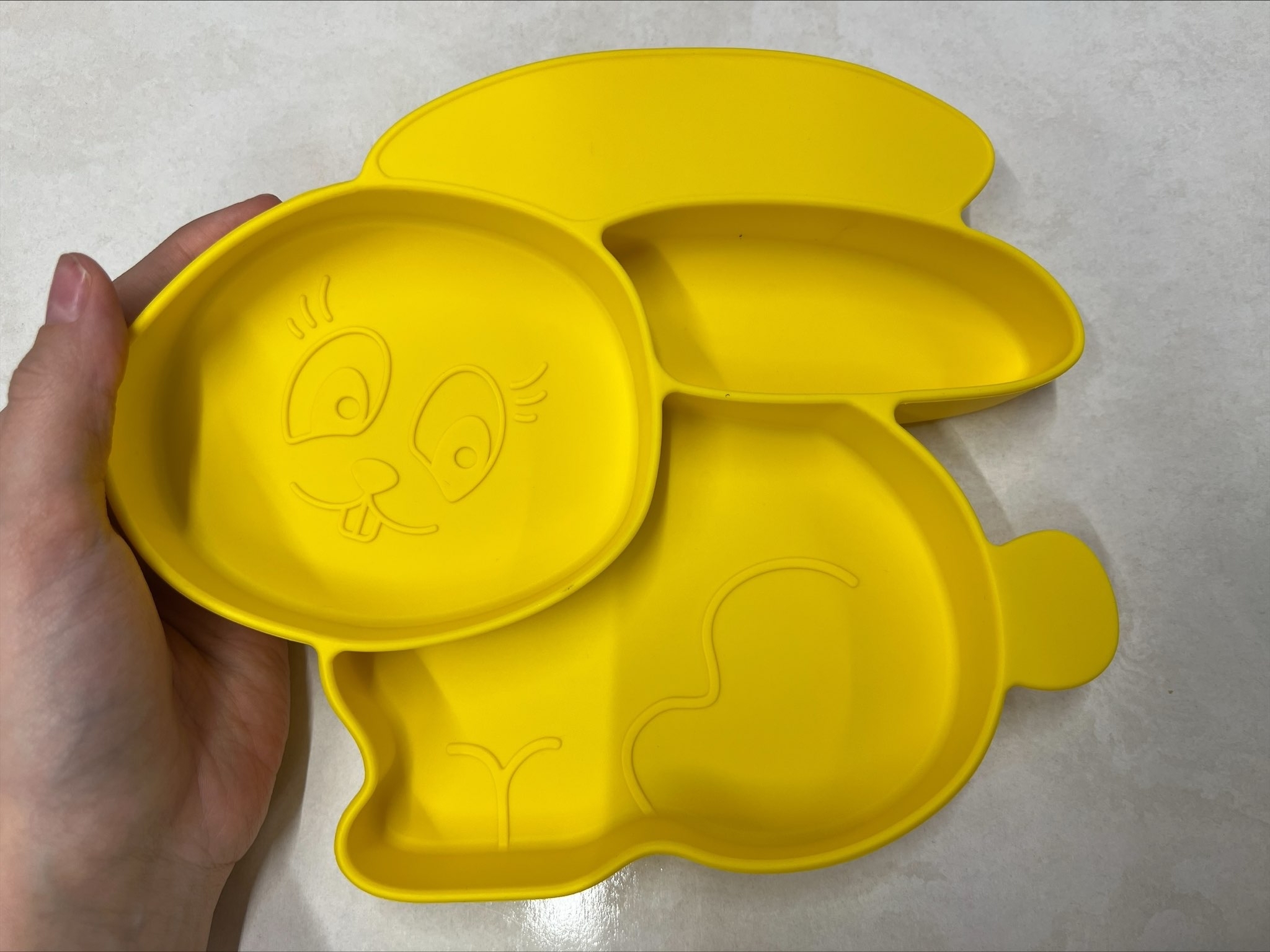 Фотография покупателя товара Силиконовая детская тарелка «Зайка» с секциями, цвет МИКС - Фото 3