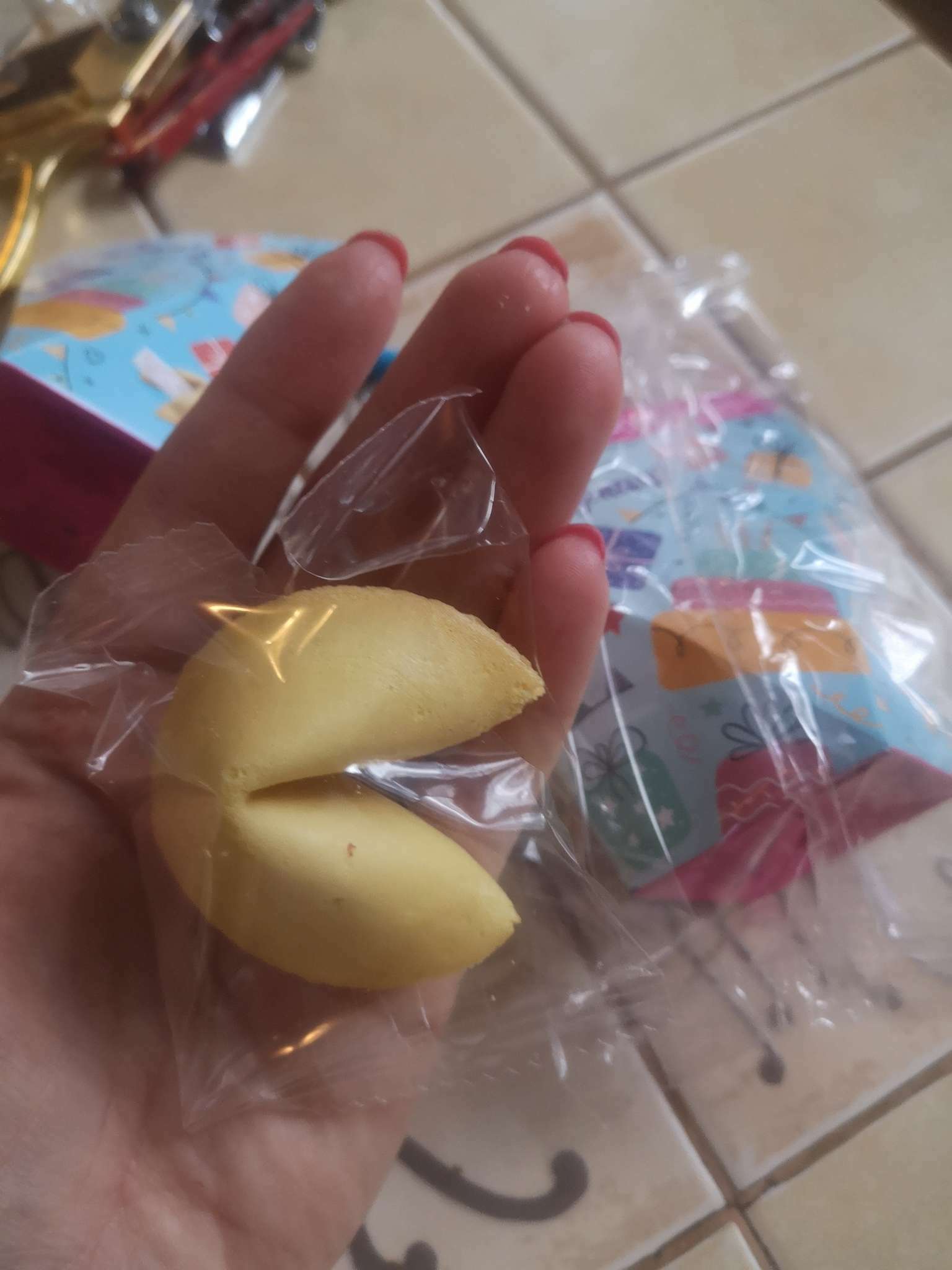 Фотография покупателя товара Печенье с предсказанием «Открой» цветное, 1 шт. × 6 г - Фото 8