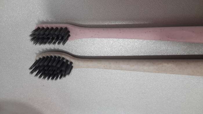Фотография покупателя товара Зубная щетка мягкая, в тубе, розовая
