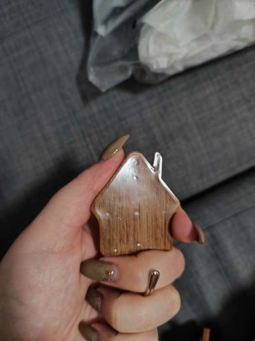 Фотография покупателя товара Крючки самоклеящиеся Доляна «Деревянные домики», 3 шт, цвет тёмное дерево - Фото 1