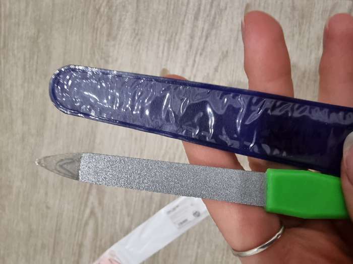 Фотография покупателя товара Пилка-триммер металлическая для ногтей, с защитным колпачком, 16,5 см, цвет МИКС - Фото 3