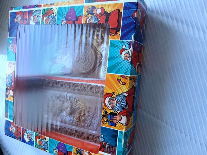 Фотография покупателя товара Коробка складная "Новогодний поп-арт", 20 х 20 х 4 см