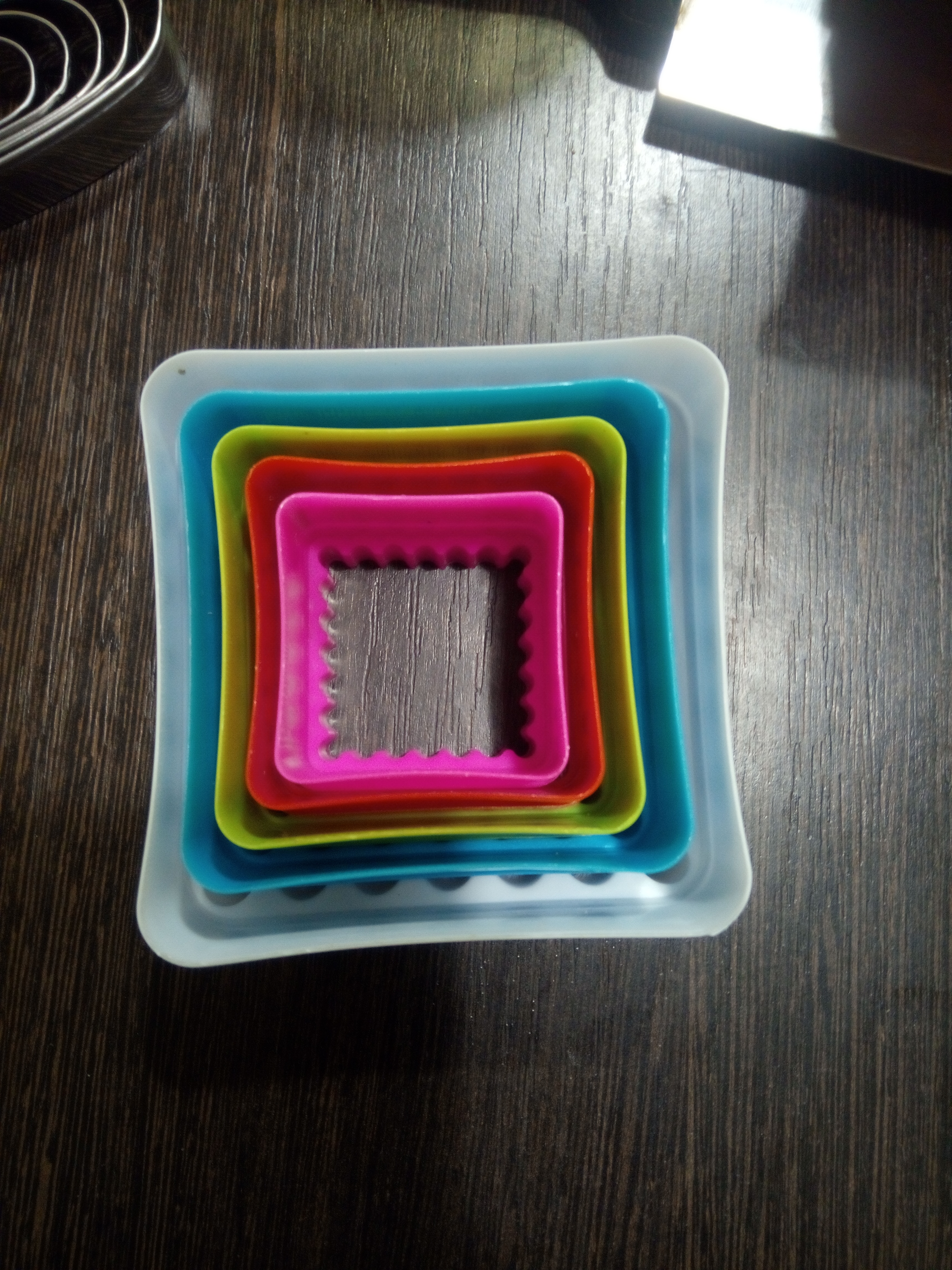 Фотография покупателя товара Набор форм для печенья Доляна «Квадрат», 5 предметов, 8×8×3,5 см, цвет МИКС