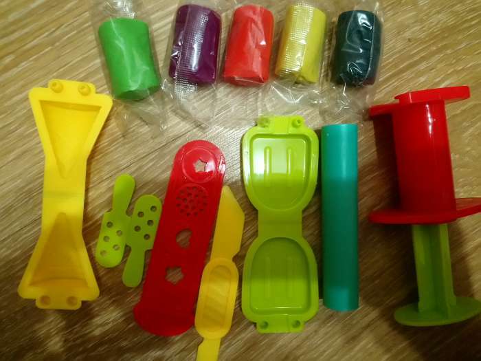 Фотография покупателя товара Набор для игры с пластилином «Весёлое мороженое», 5 брусков пластилина, в пакете