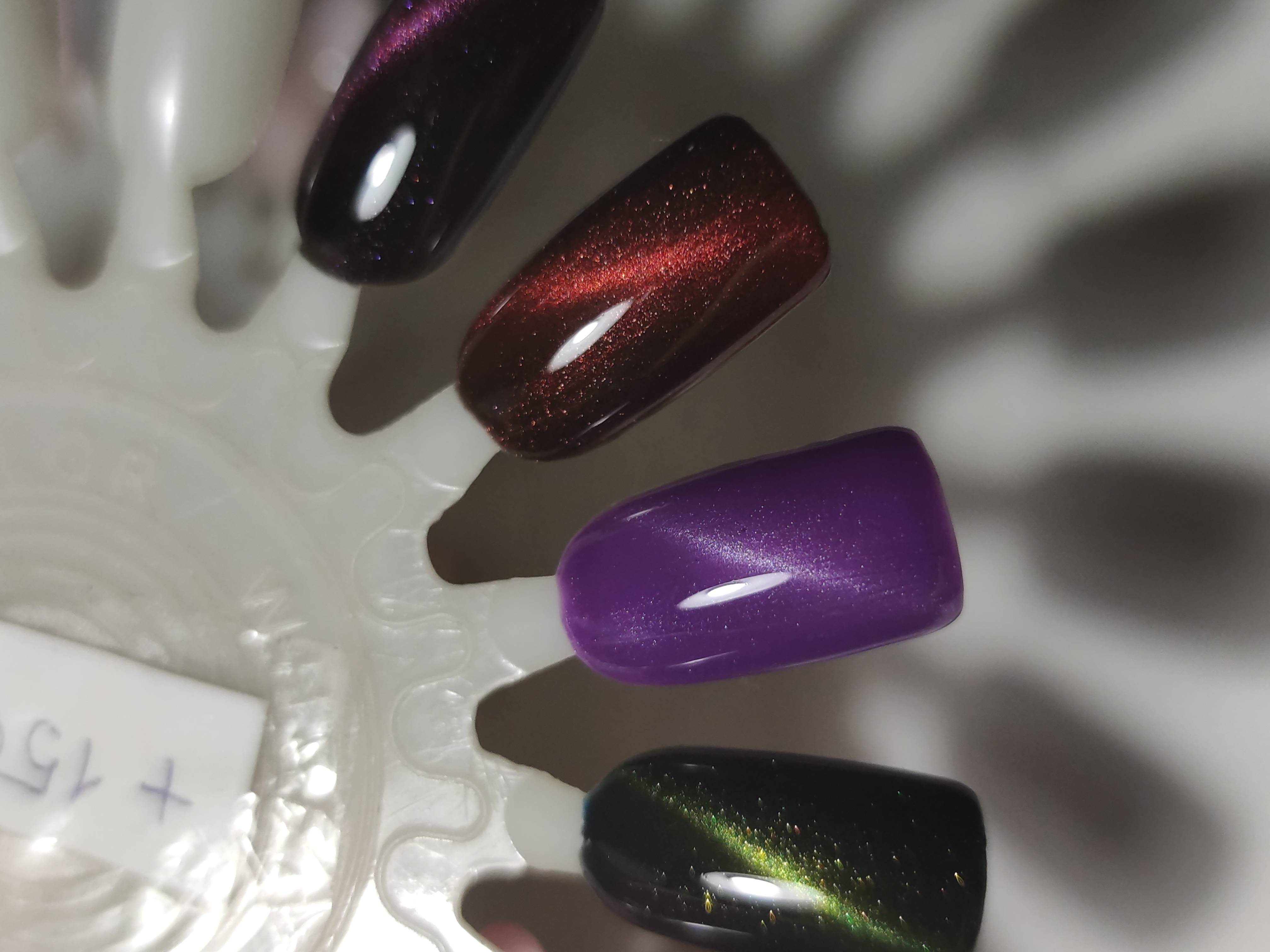 Фотография покупателя товара Гель-лак для ногтей 3D, трёхфазный LED/UV, под магнит, 10 мл, цвет 20-035, фиолетовый - Фото 1