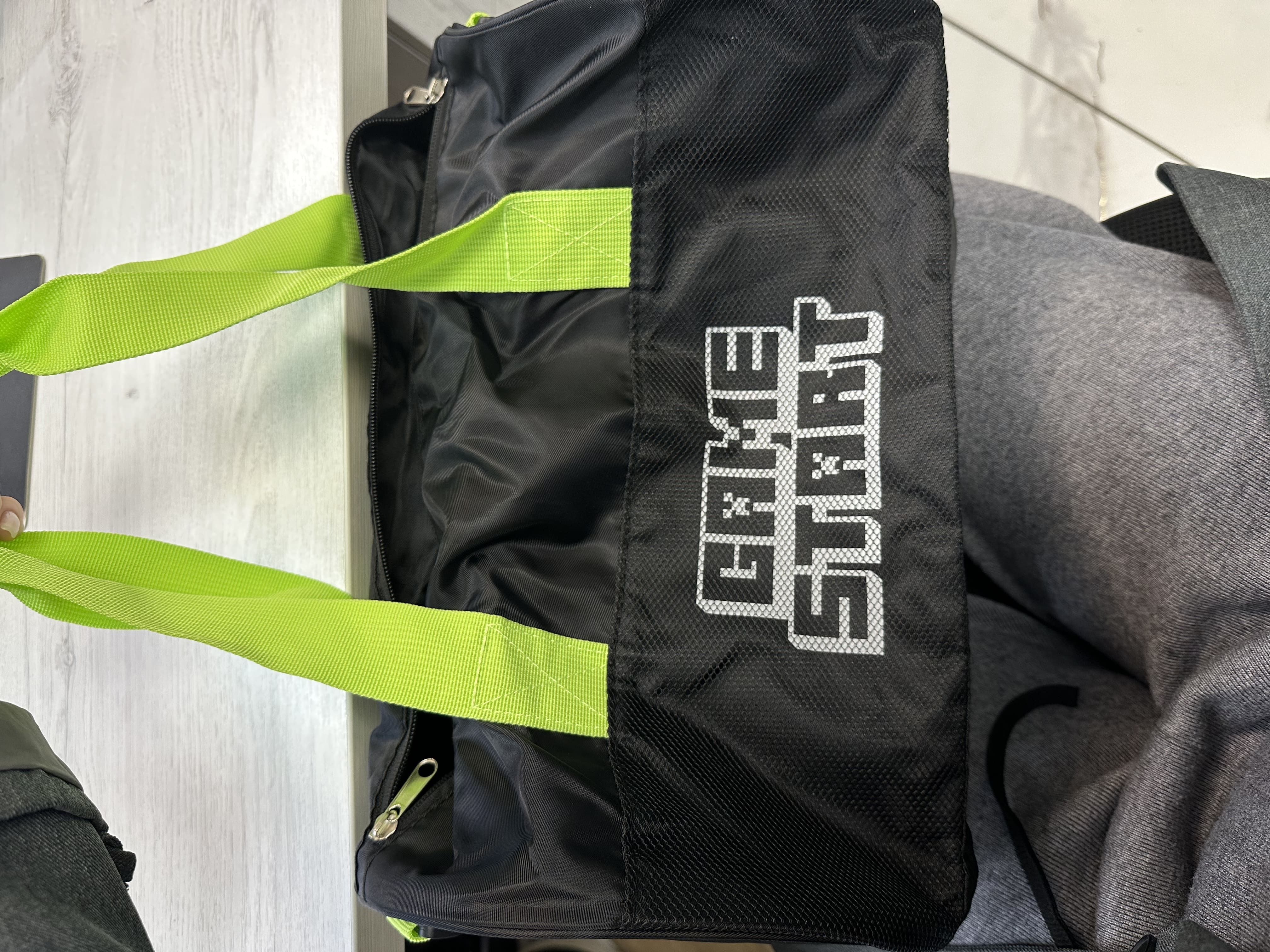 Фотография покупателя товара Сумка спортивная Game start, 40×24×21, на молнии, длинный ремень, черная - Фото 1