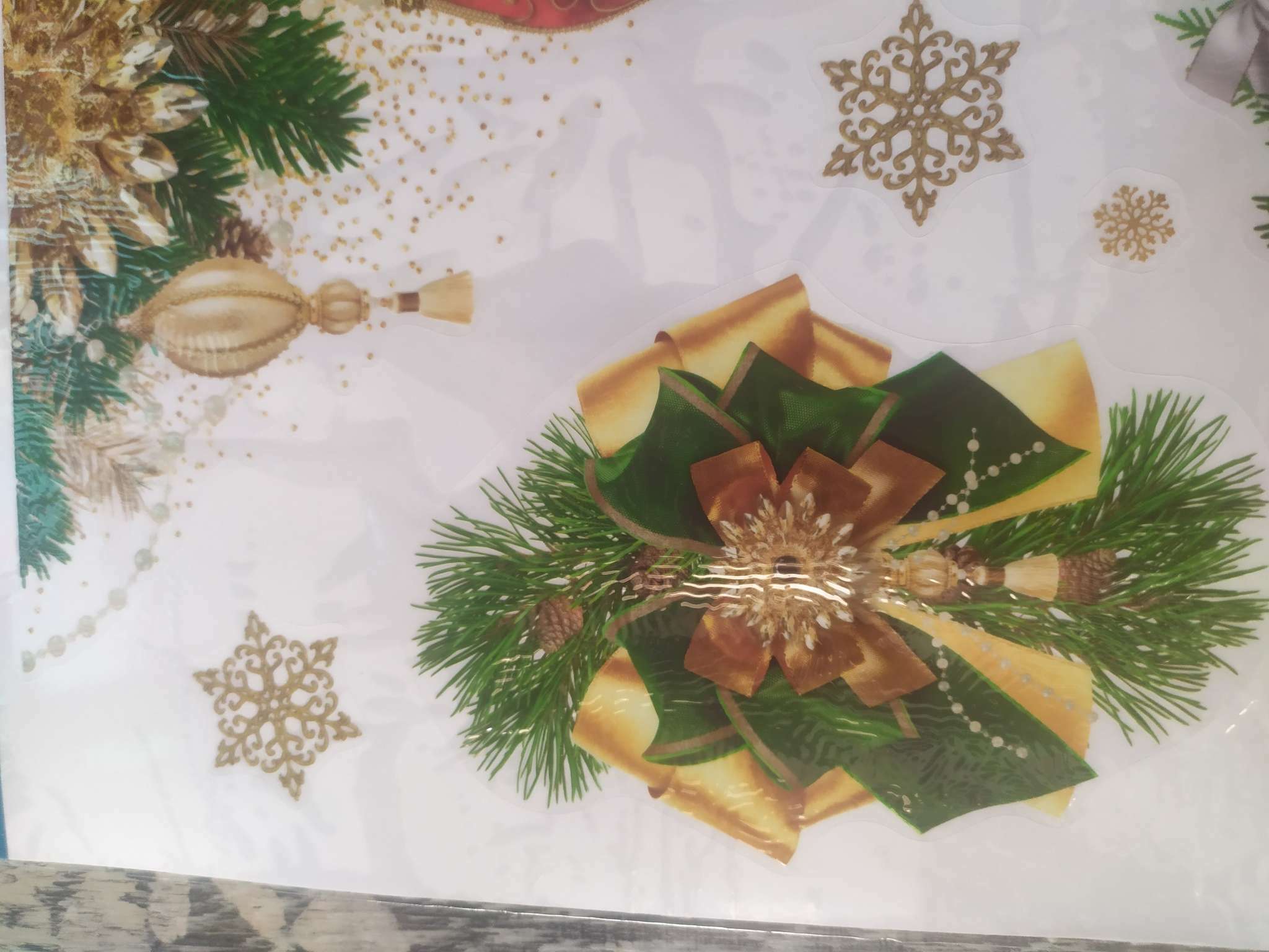 Фотография покупателя товара Наклейки на окна многоразовые «Новый год», Дед Мороз и Снегурочка, 33 х 50 см - Фото 14