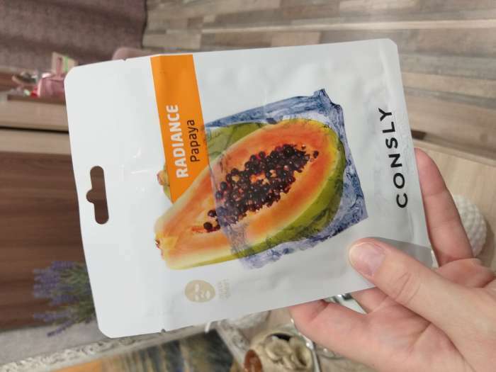 Фотография покупателя товара Выравнивающая тон кожи тканевая маска Consly с экстрактом папайи, 20 мл