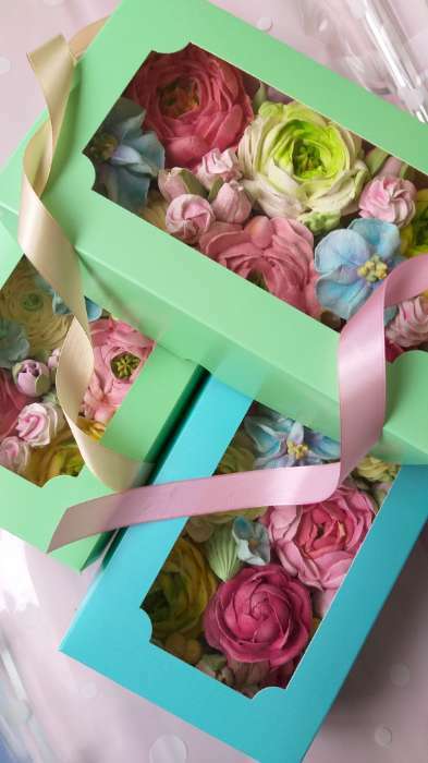 Фотография покупателя товара Кондитерская складная коробка под зефир, сиреневый, 25 х 15 х 7 см - Фото 2