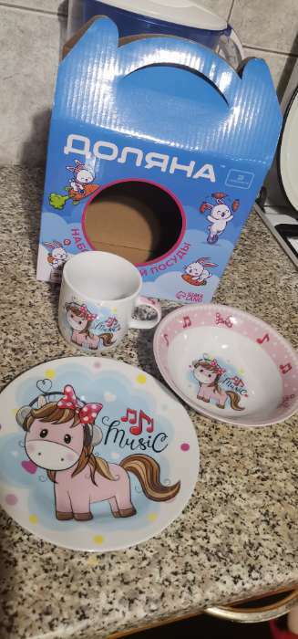Фотография покупателя товара Набор детской посуды из керамики Доляна «Маленькая лошадка», 3 предмета: кружка 230 мл, миска 400 мл, тарелка d=18 см, цвет белый - Фото 1