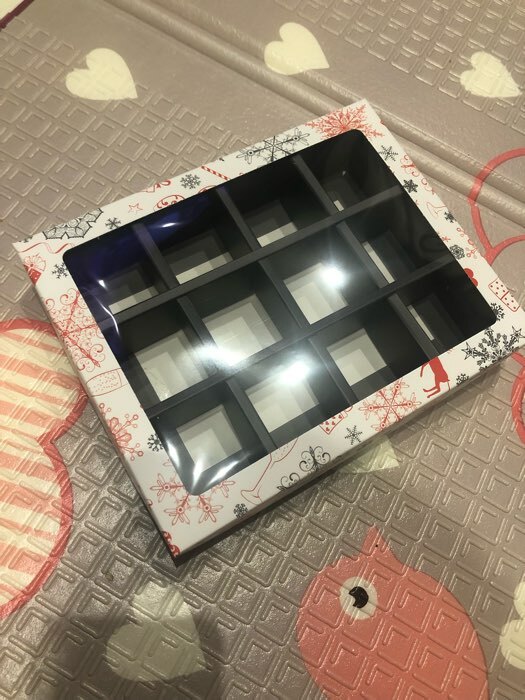 Фотография покупателя товара Новогодняя коробка - упаковка для конфет 12 шт. «Новогодний пингвин», 19×14.5×3.5 см - Фото 31