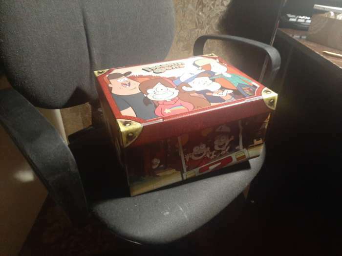Фотография покупателя товара Коробка подарочная складная с крышкой, 31 х 25,5 х 16 "Семья", Гравити Фолз
