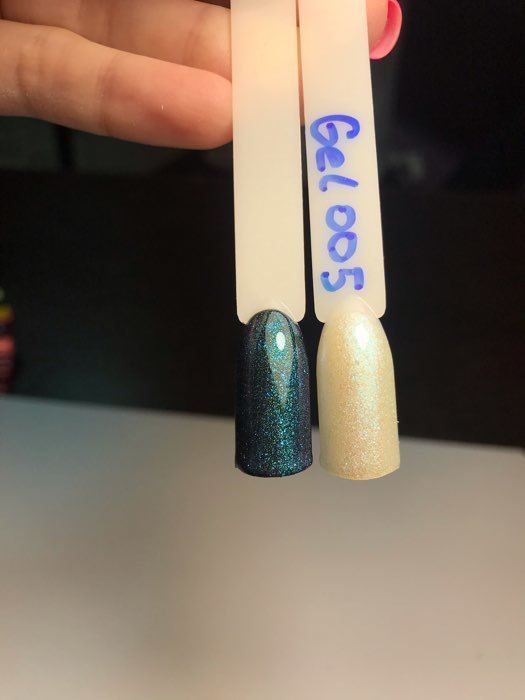Фотография покупателя товара Гель-лак для ногтей "Хамелеон", трёхфазный LED/UV, для чёрной основы, 10мл, цвет 005 голубой - Фото 2