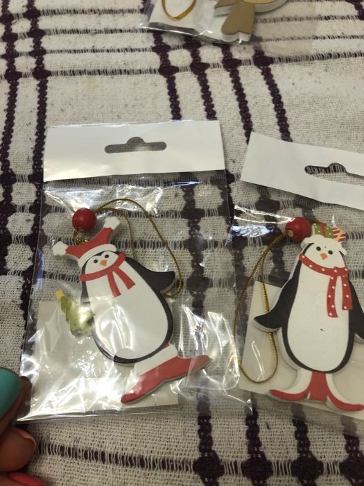 Фотография покупателя товара Подвеска новогодняя «Пингвинчики в шапочках», рисунок с одной стороны, МИКС - Фото 3