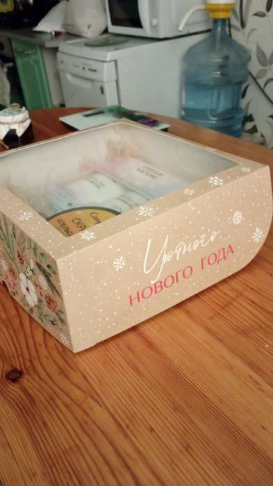Фотография покупателя товара Коробка складная на 9 капкейков с окном «Уютного Нового года», 25 х 25 х 10 см
