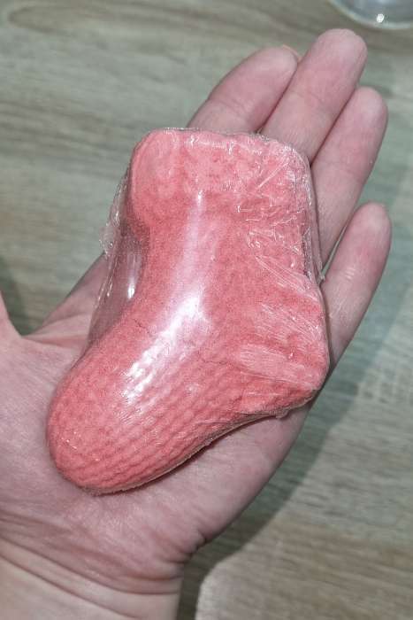 Фотография покупателя товара Бомбочка для ванн «новогодний носочек» с ароматом хвойного леса, 80 г - Фото 9