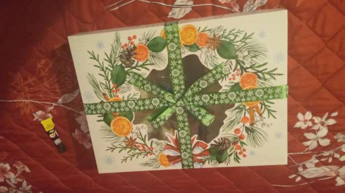 Фотография покупателя товара Лента декоративная атласная «С Новым годом и Рождеством!», 2 см × 5 м, красная - Фото 4