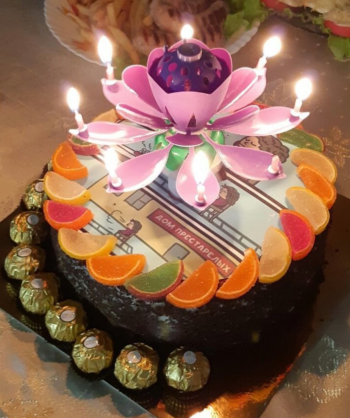 Фотография покупателя товара Свеча для торта музыкальная "Тюльпан", крутящаяся, фиолетовая, 14,5×6 см - Фото 5