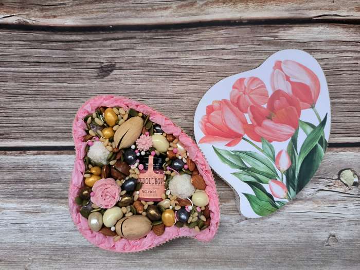 Фотография покупателя товара Коробка подарочная, кондитерская упаковка «8 марта» фиолетовая, 22 х 16 х 5 см - Фото 37