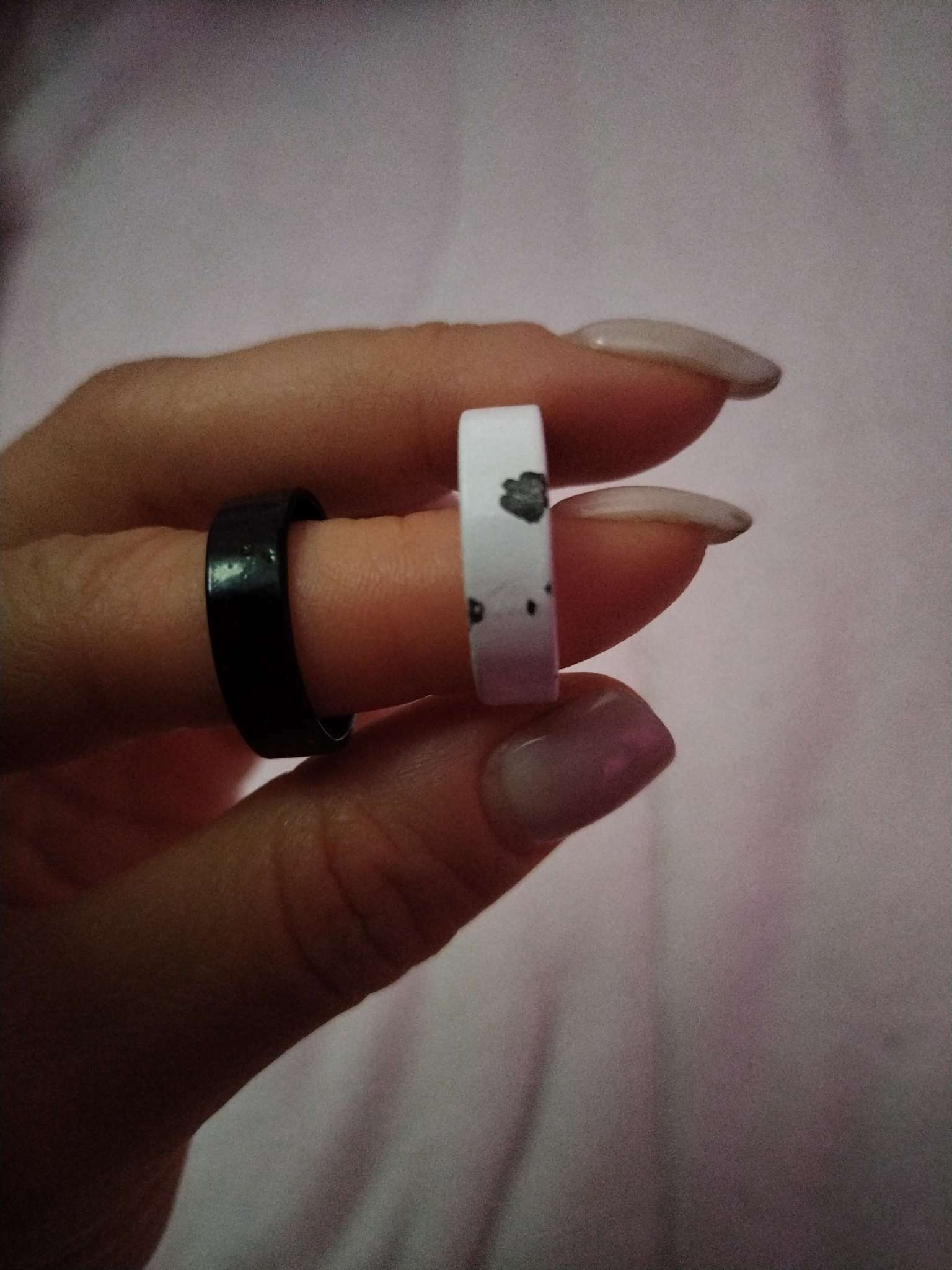 Фотография покупателя товара Кольца парные «Сердца инь-ян», 2 шт., размер микс, чёрно-белое - Фото 1