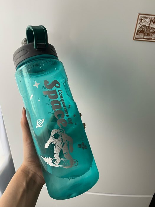 Фотография покупателя товара Бутылка для воды «Мастер К» 1.9 л, спортивная 31×10 см - Фото 6