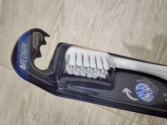 Фотография покупателя товара Зубная щётка D.I.E.S. Pearl, средняя жесткость - Фото 4
