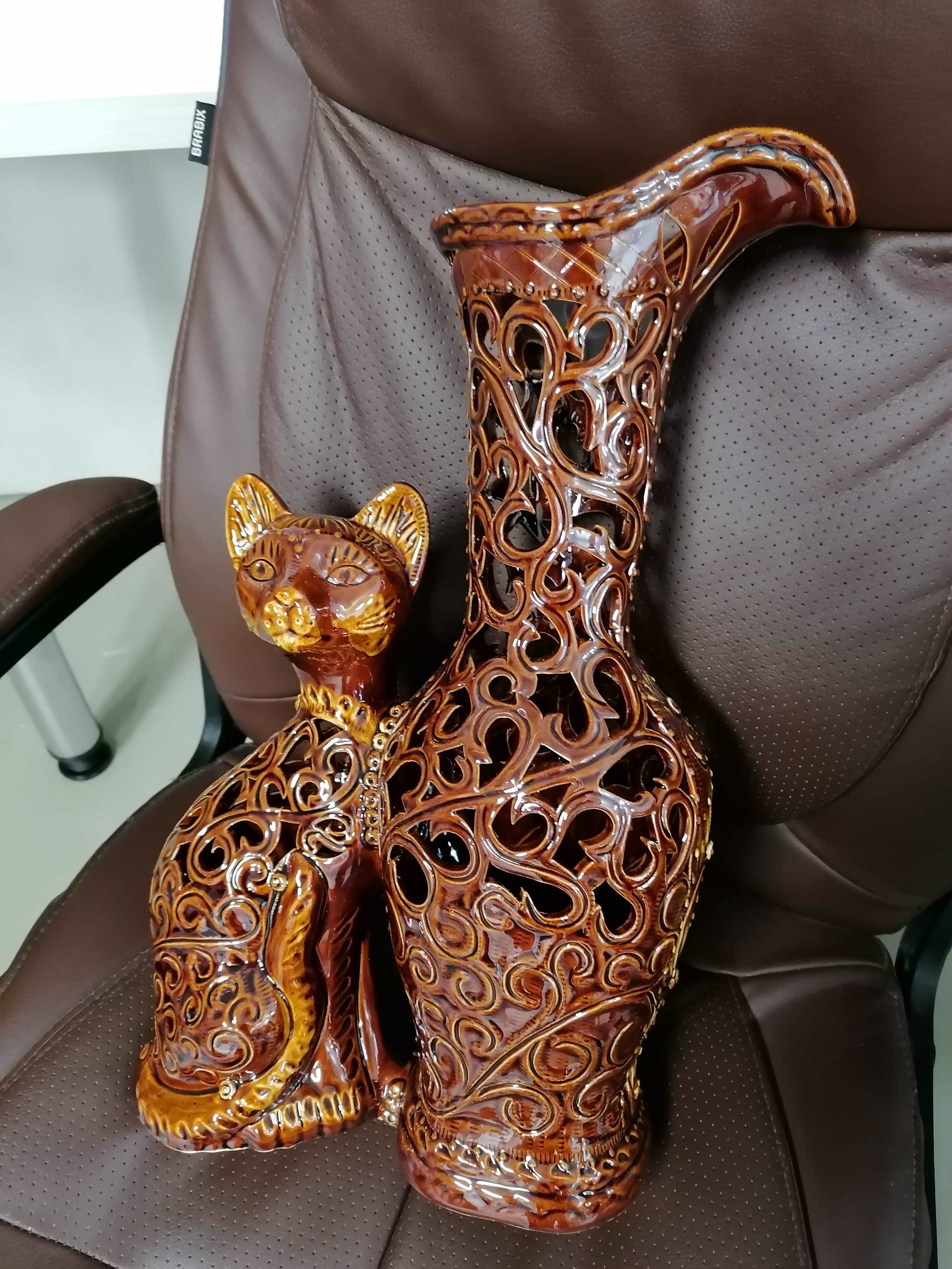 Фотография покупателя товара Ваза керамическая "Кот", напольная, коричневая, сквозная резка, 45 см