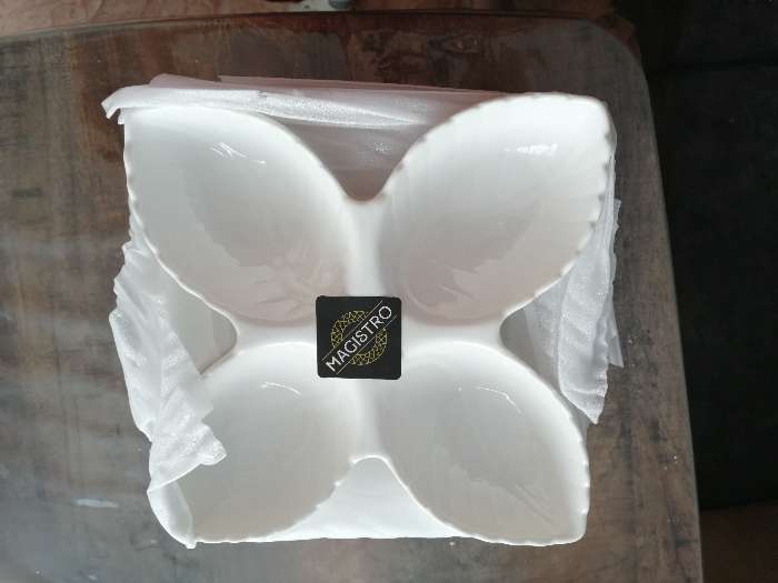 Фотография покупателя товара Менажница фарфоровая 4 ячейки Magistro «Листочки», 27×4 см, цвет белый