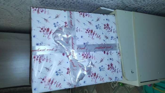 Фотография покупателя товара Лента атласная, подарочная упаковка, «С днем рождения!», белая, 4 см х 5 метров - Фото 2