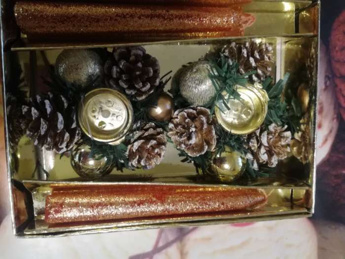 Фотография покупателя товара Свеча новогодняя с подсвечником "Золотые шары и шишки" (набор 4 шт) 3,5х15х11 см