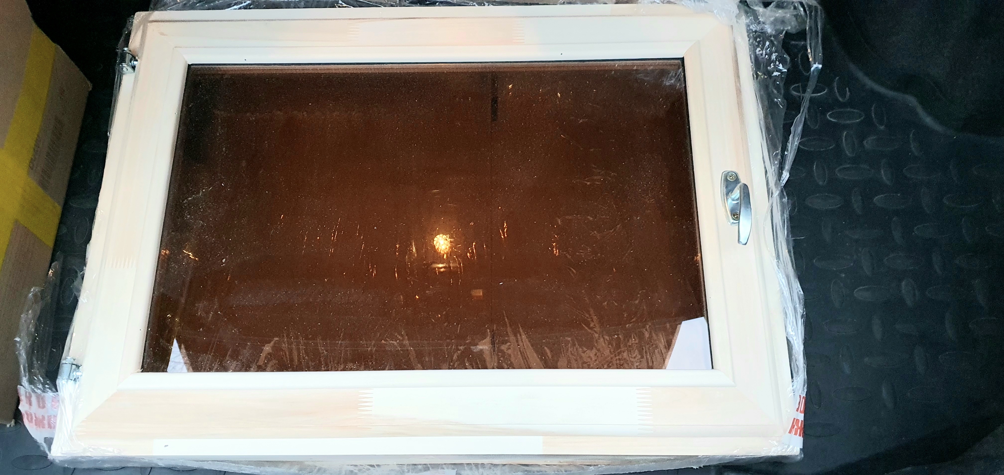 Фотография покупателя товара Окно, 50×70см, однокамерный стеклопакет, тонированное, с уплотнителем, из липы - Фото 3