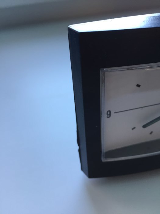 Фотография покупателя товара Часы - будильник настольные "Классика", дискретный ход, циферблат 5 х 8 см, 9 х 10 см, АА