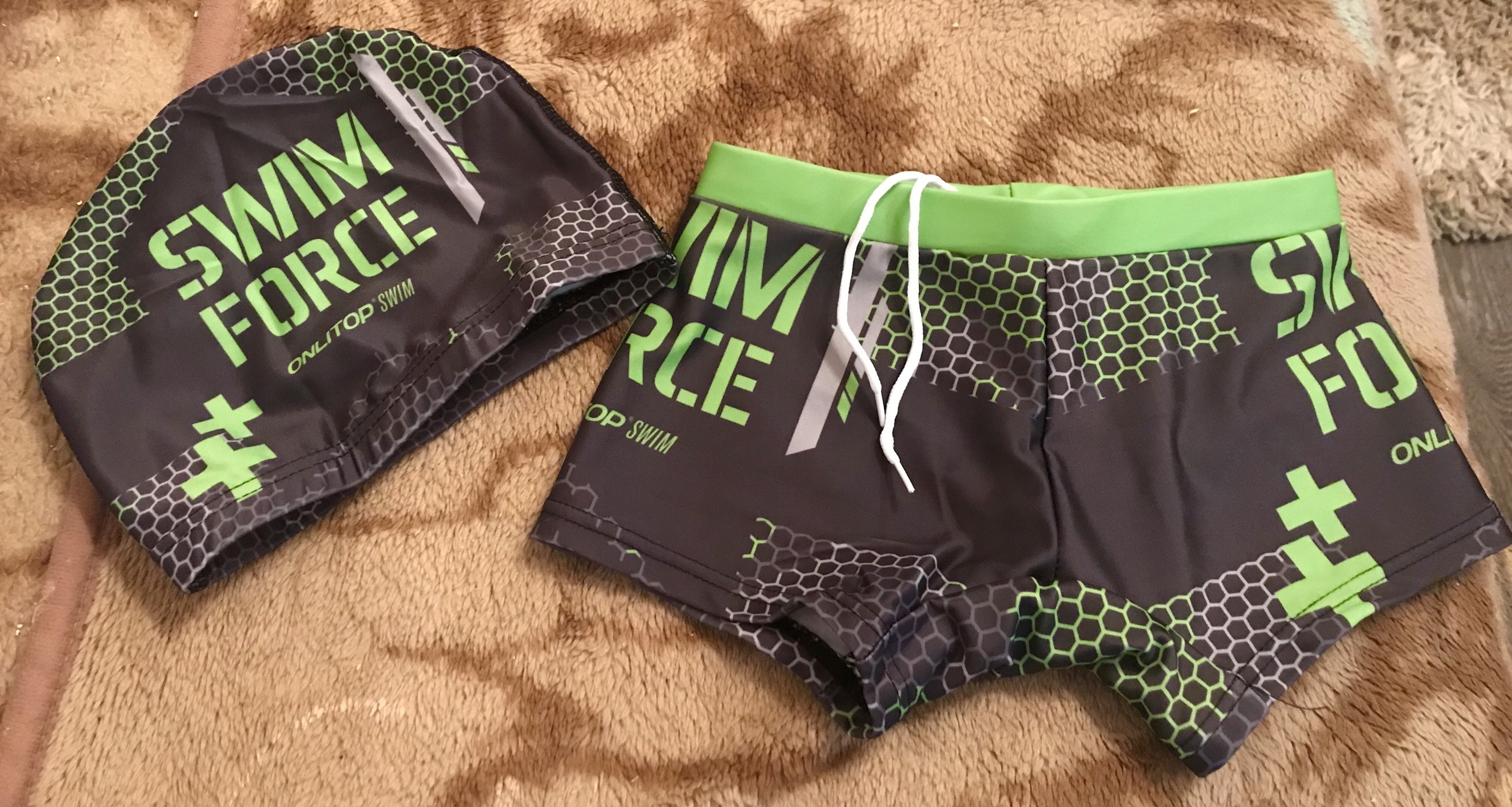 Фотография покупателя товара Комплект для плавания детский (плавки+шапочка) для мальчиков, размер 30, рост 122 см - Фото 2