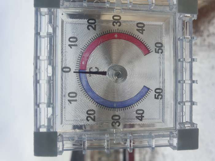Фотография покупателя товара Термометр оконный ТББ "Биметалический (t -50 + 50 С) квадратный в блистере