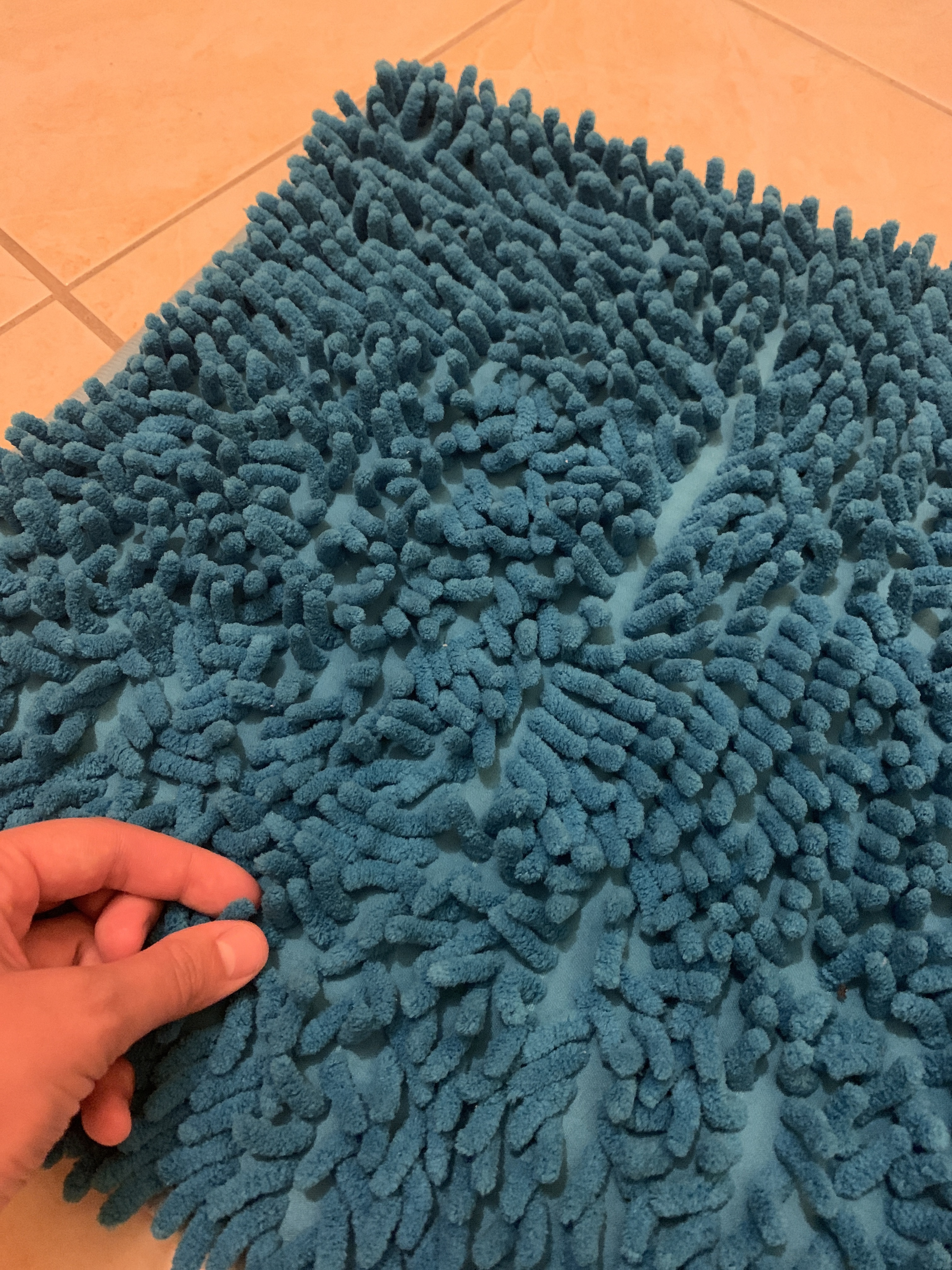 Фотография покупателя товара Коврик для ванной Доляна «Букли длинные», 40×60 см, цвет синий - Фото 3