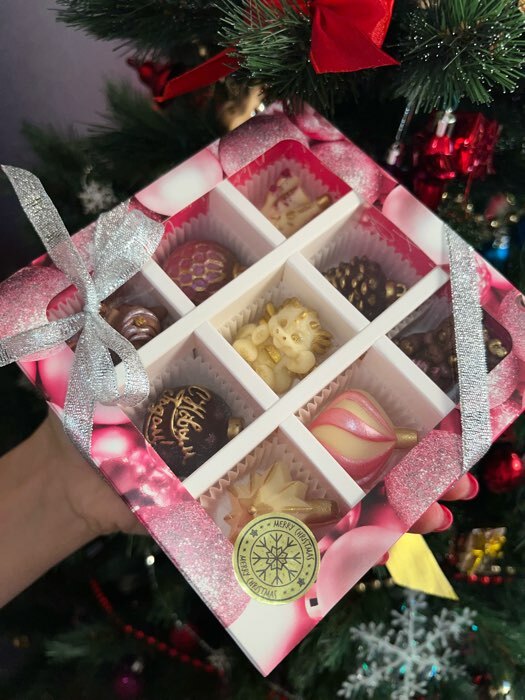 Фотография покупателя товара Коробка под 9 конфет с ячейками «Уютных моментов» 14,5 х 14,5 х 3,5 см - Фото 5