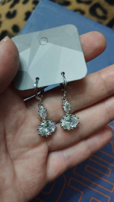Фотография покупателя товара Серьги со стразами «Большой бриллиант» два кристалла, цвет белый в серебре - Фото 1