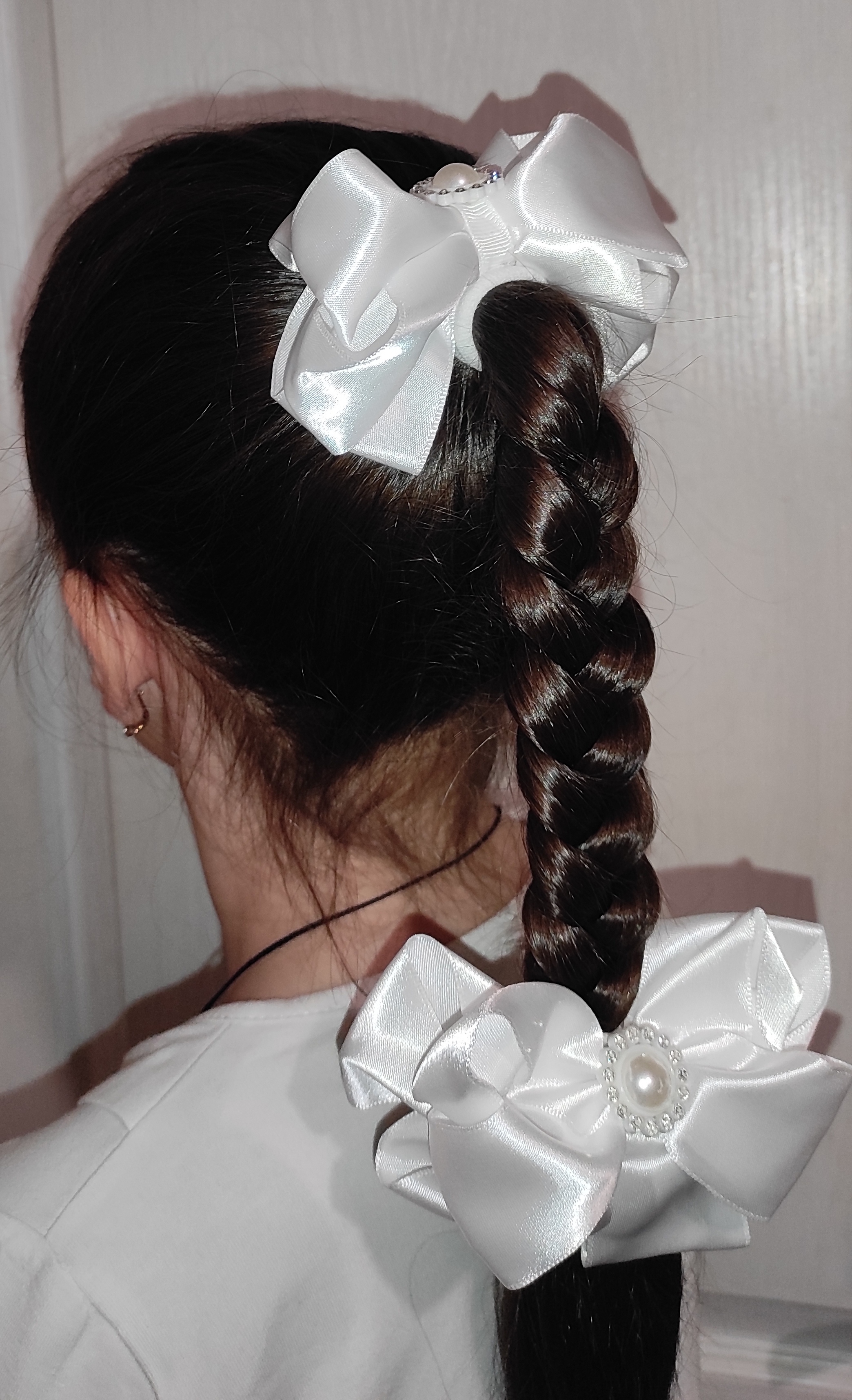 Фотография покупателя товара Резинка для волос "Школьница" бант двойной атлас цветок, 12 см, белый